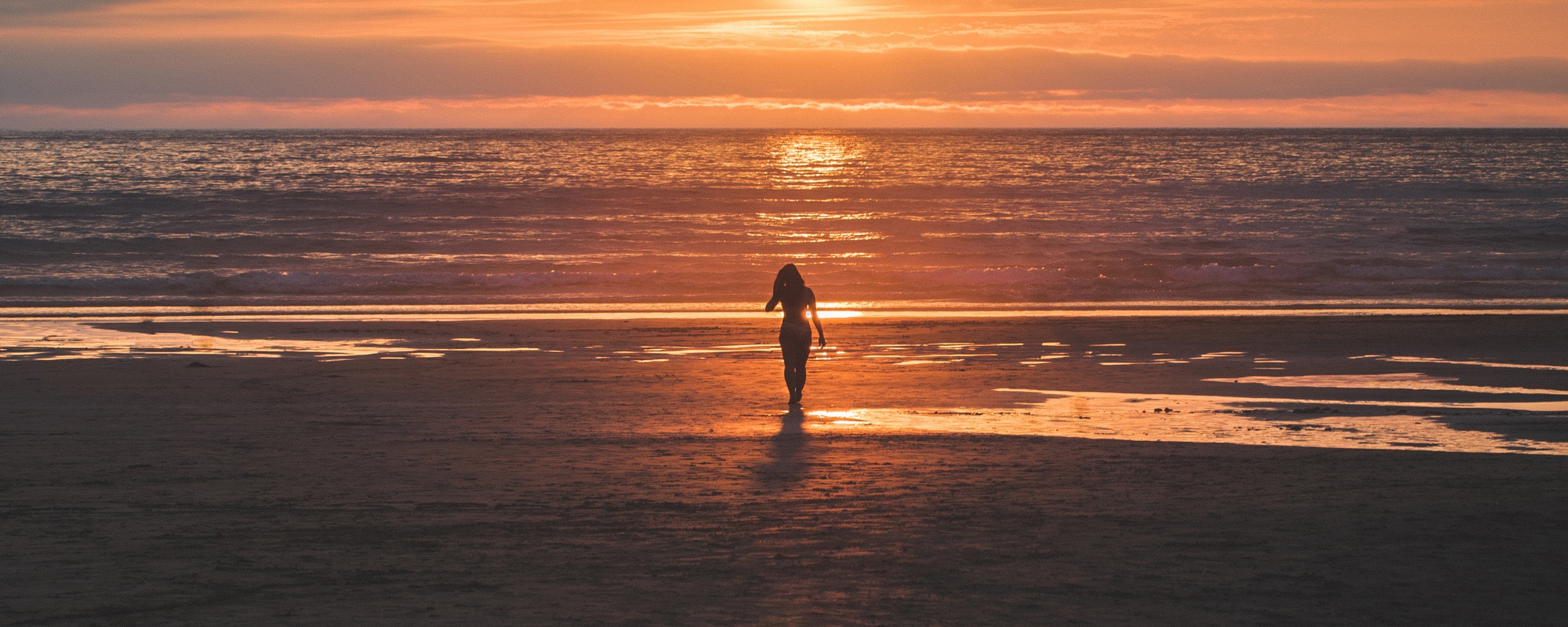 Silhouette Sunset Horizon Lonely Girl 4k - 4k Wallpapers - 40.000+ ipad ...