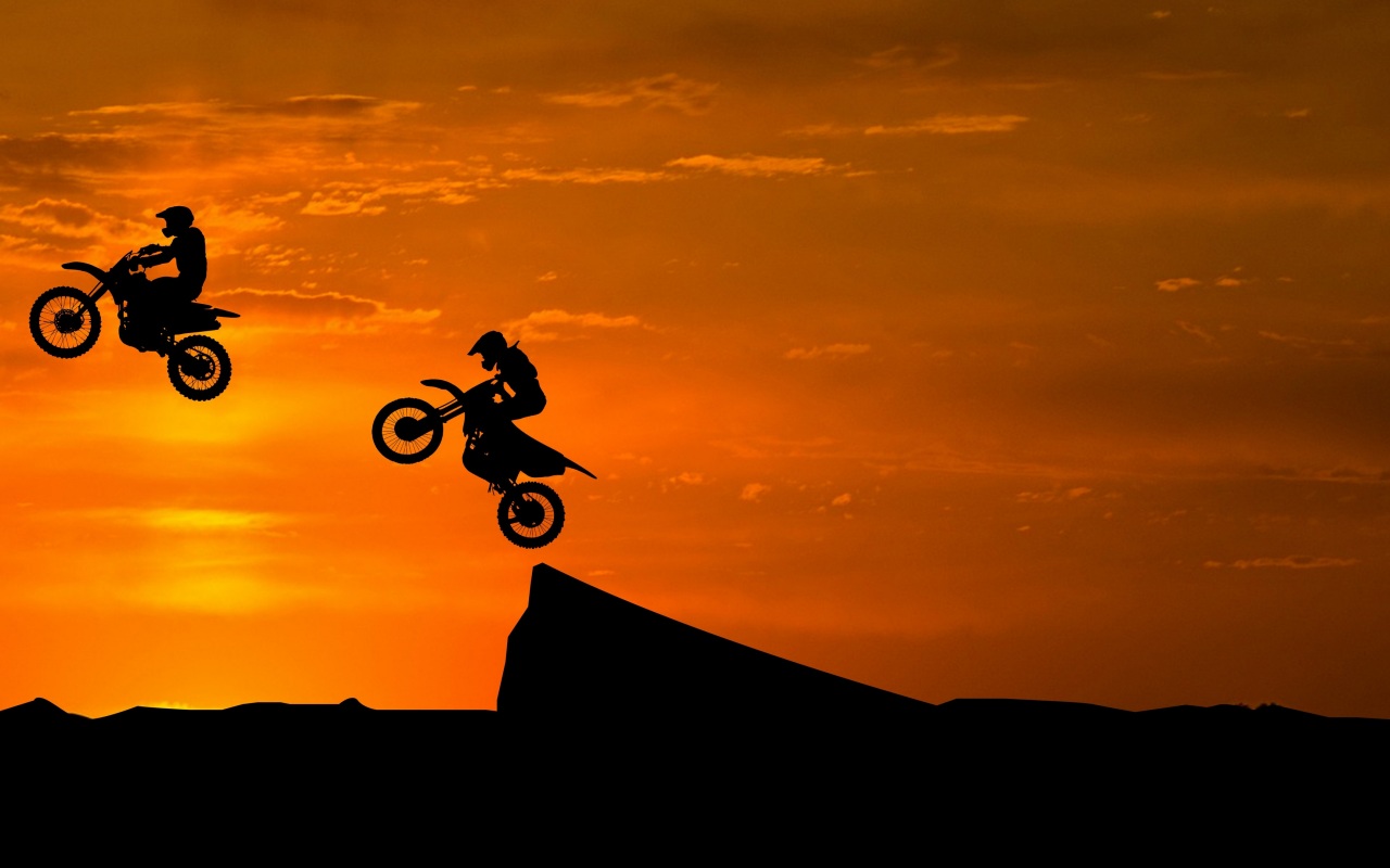 motorcyclist, silhouettes, trick, hill 4k - Free 4k Wallpapers - 40.000 ...