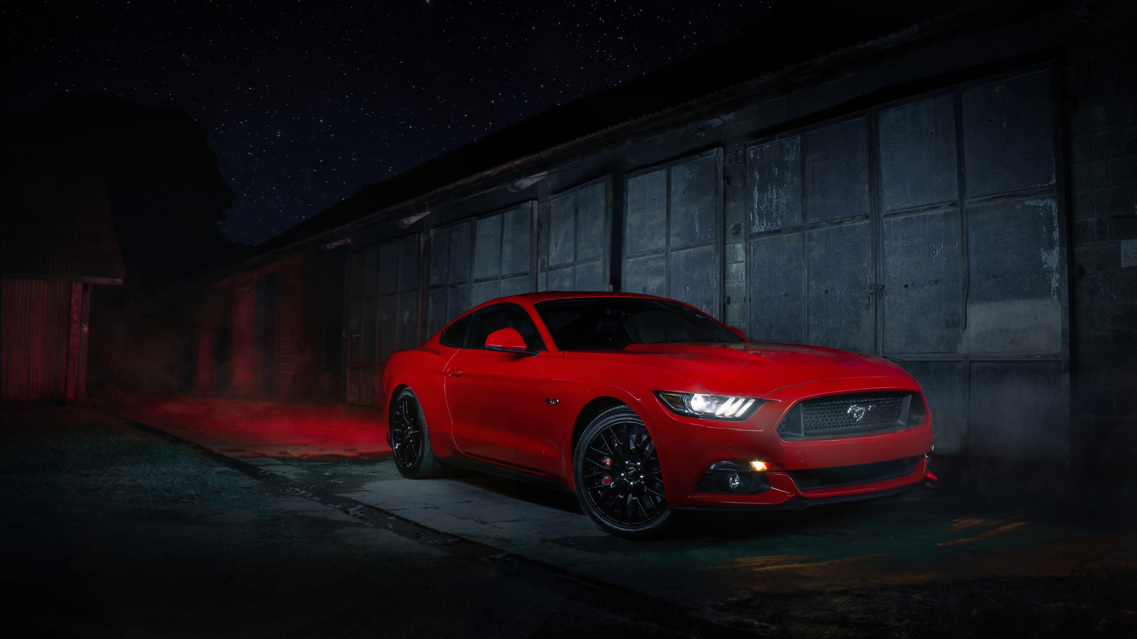 Ford Mustang 2017 ночью