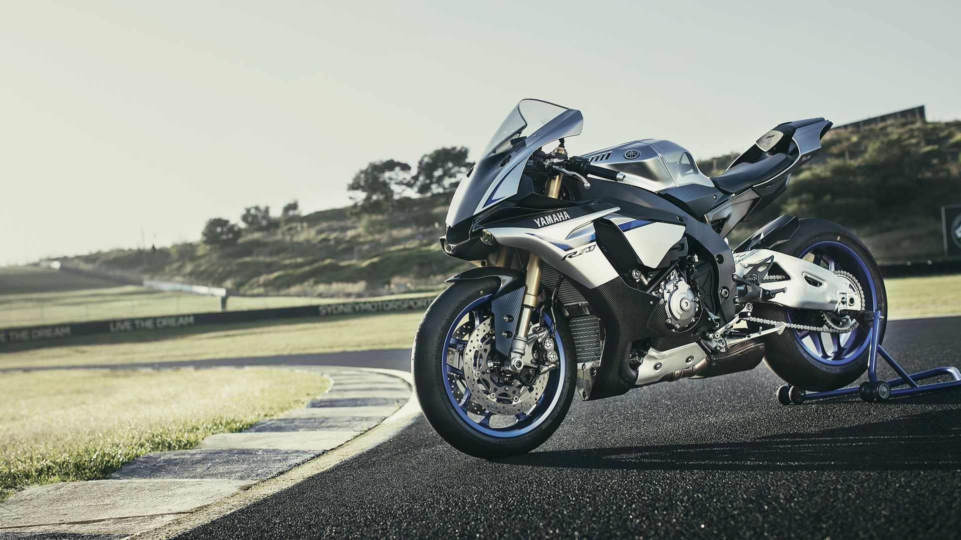 Yamaha MT 15 Images, MT 15 V2 Photos & 360 View