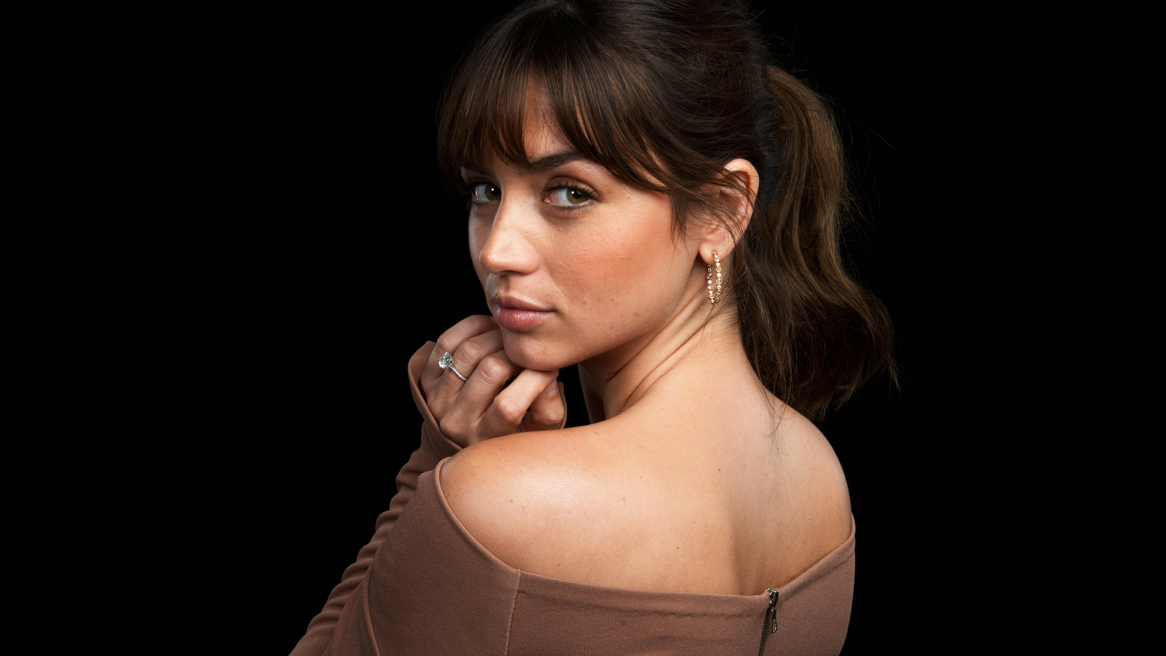 ana de armas 8k 1536946367