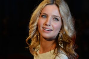 annabelle wallis 4k 1536863053