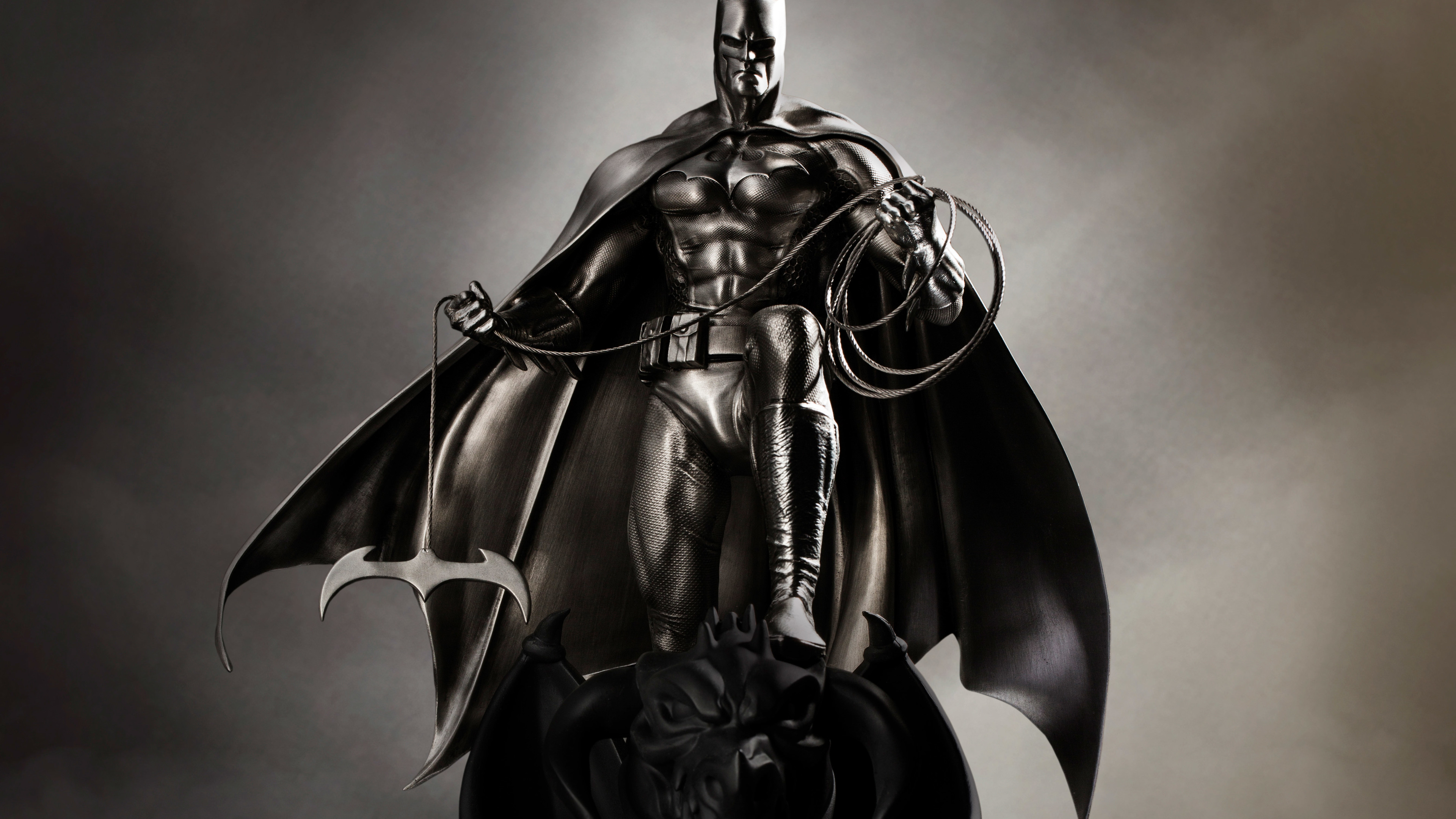 batman statue 5k 1536507766