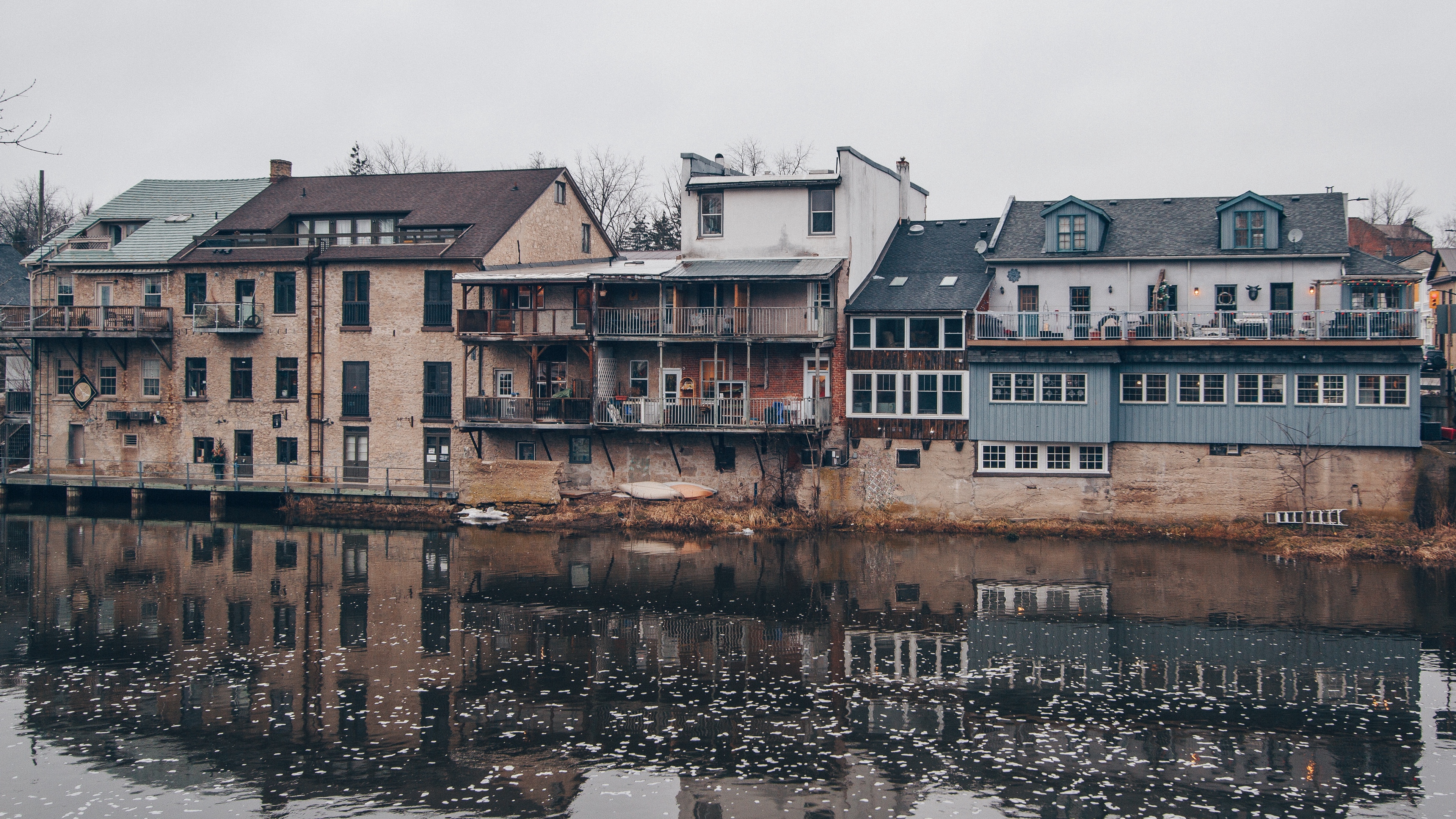 buildings river reflection 4k 1538064825