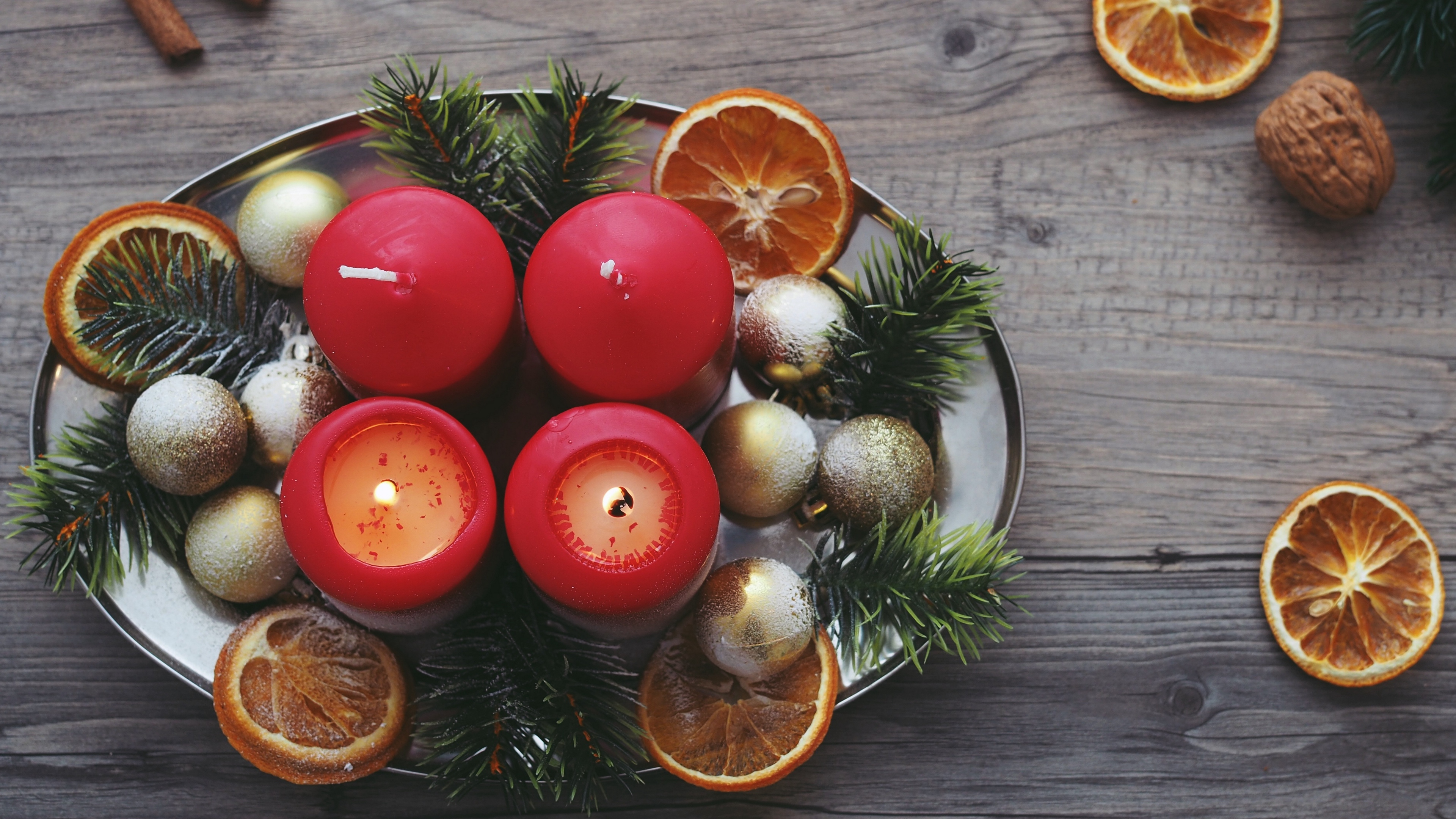 candles christmas spruce oranges 4k 1538344603