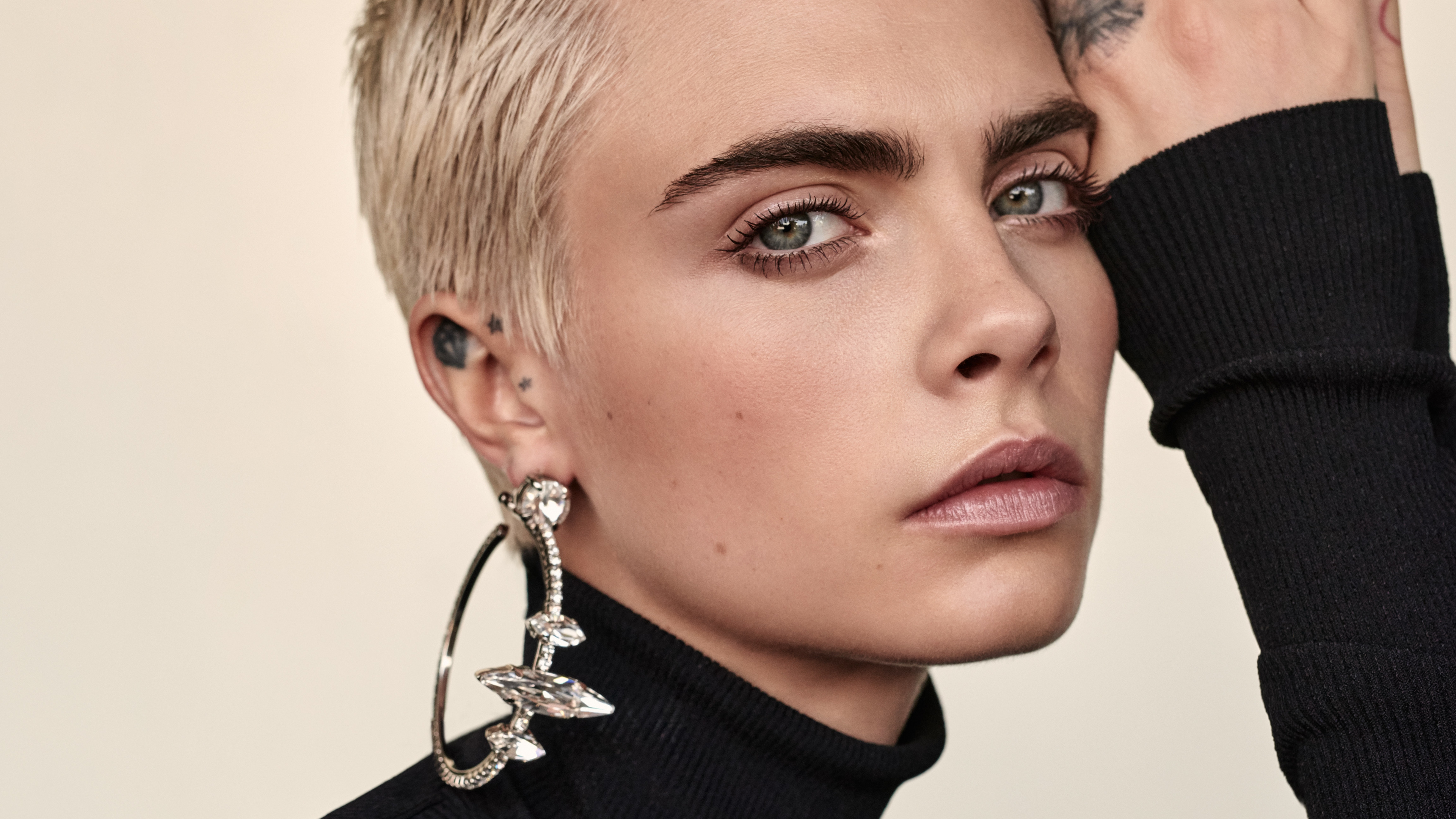 cara delevingne the edit 1536949353