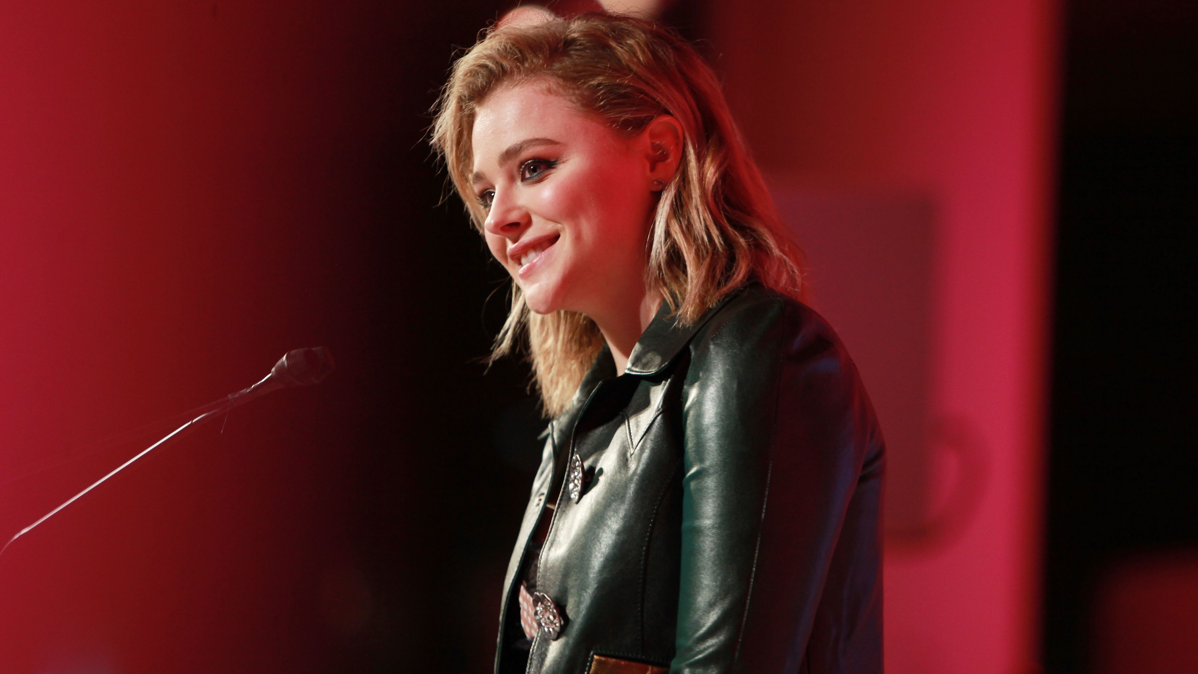 chloe grace moretz 5k 1536861892