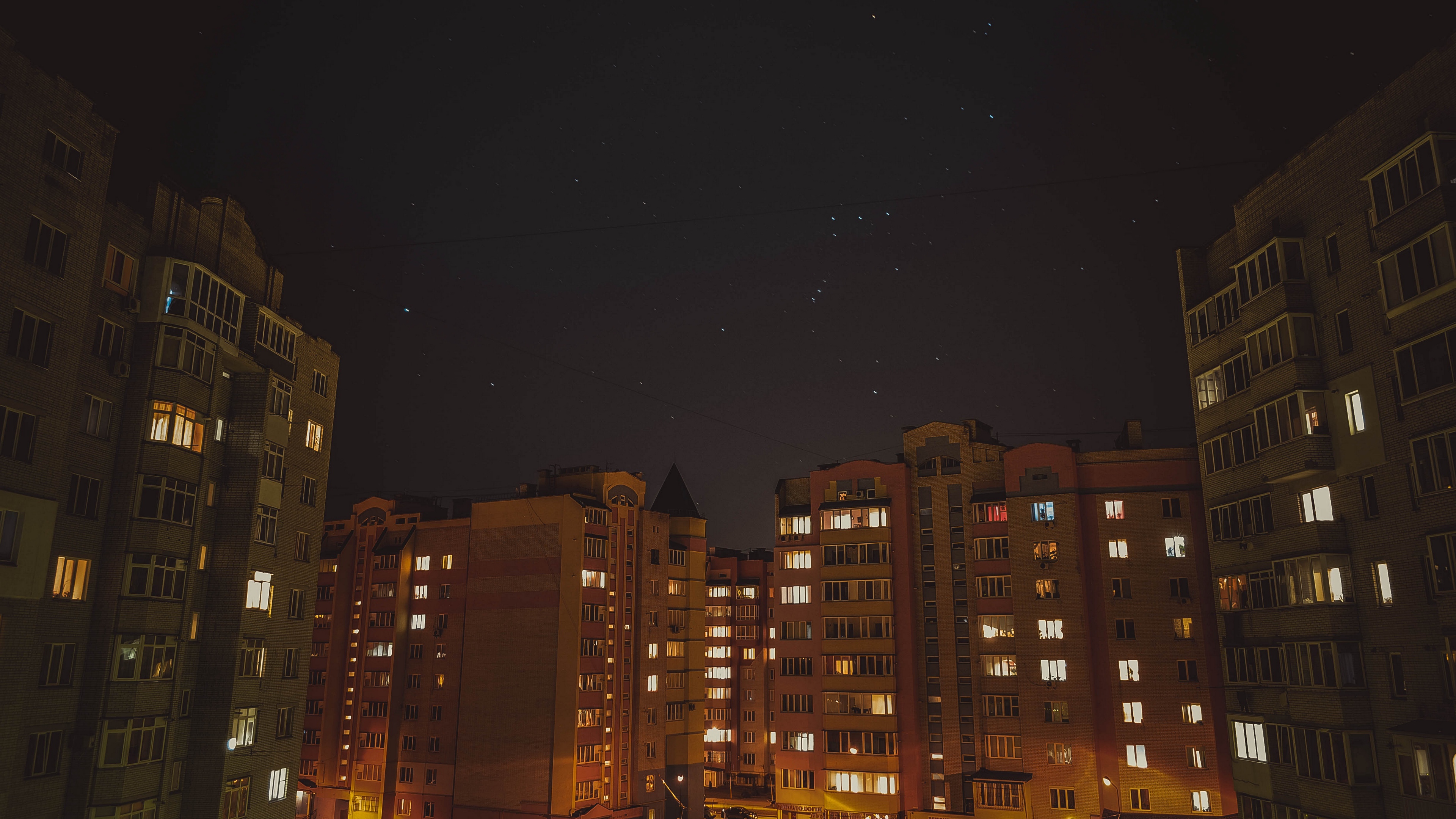 city night sky houses 4k 1538067255