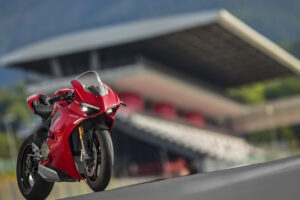 ducati panigale v4 s 2018 1536316346