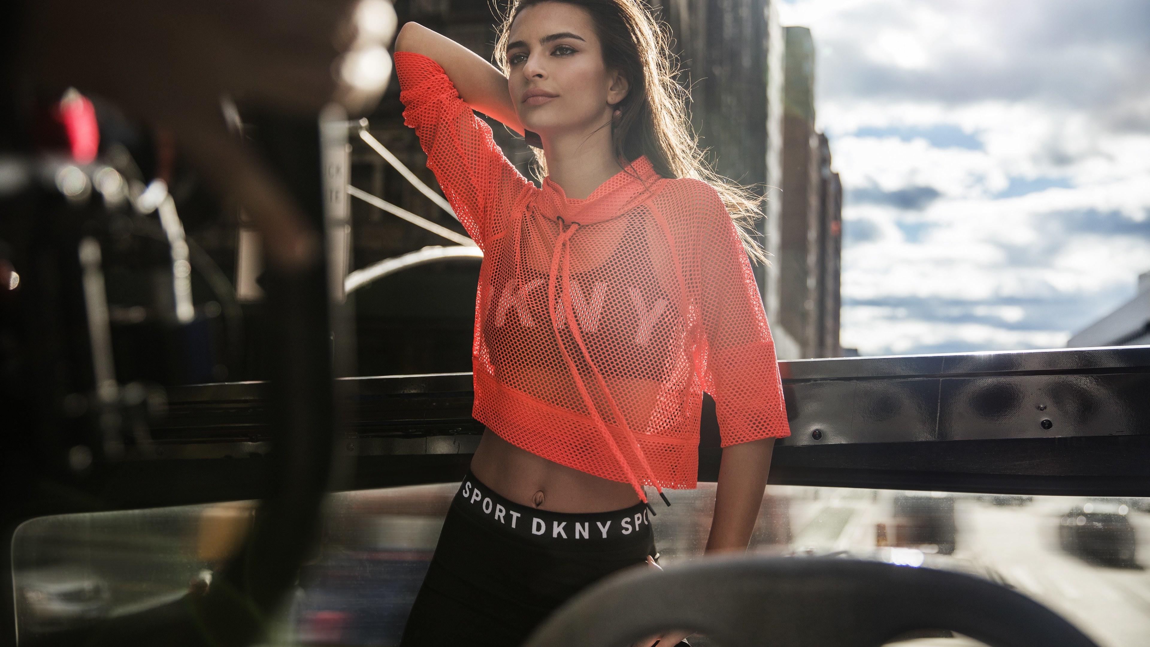 emily ratajkowski dkny 2019 1536942766