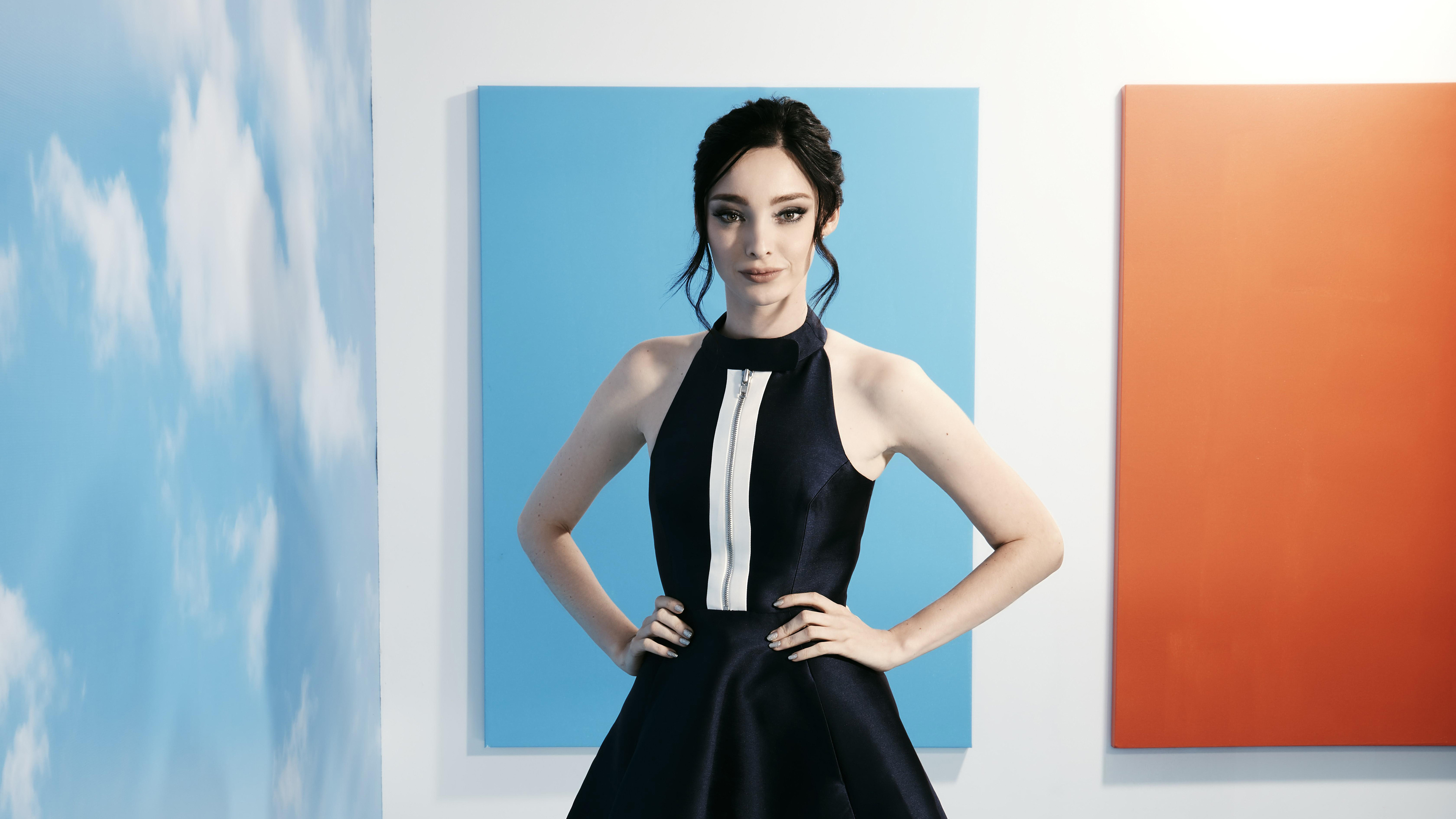 emma dumont 2019 1536862574