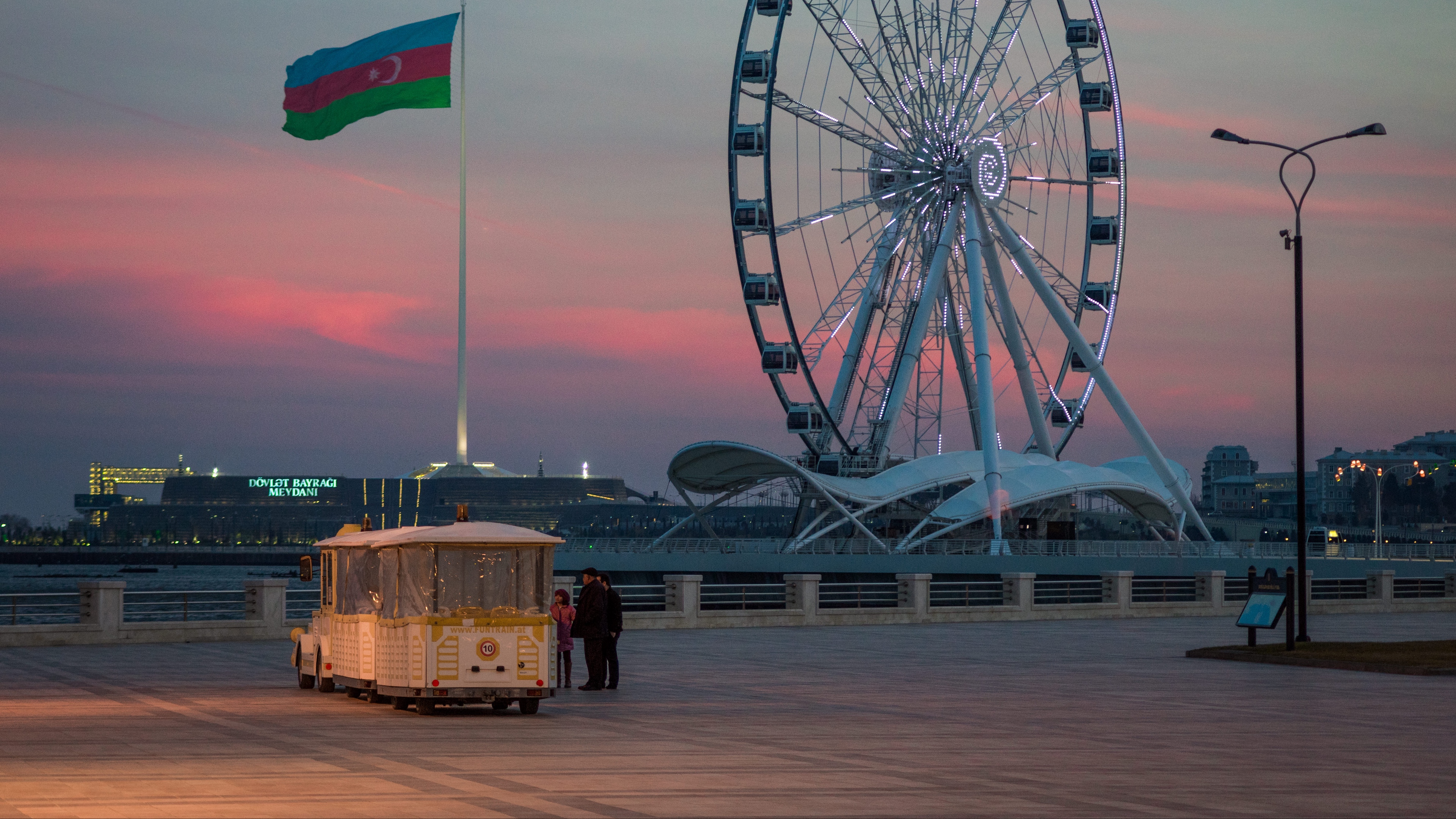 ferris wheel attraction city 4k 1538064766