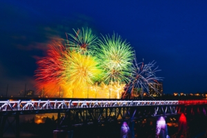 fireworks bridge holiday colorful 4k 1538345169