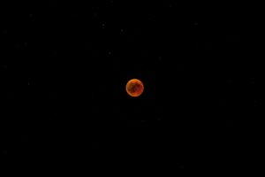 full moon red moon eclipse starry sky night 4k 1536013905