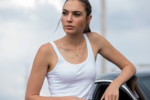 gal gadot in keeping up with the joneses 4k 1536860812