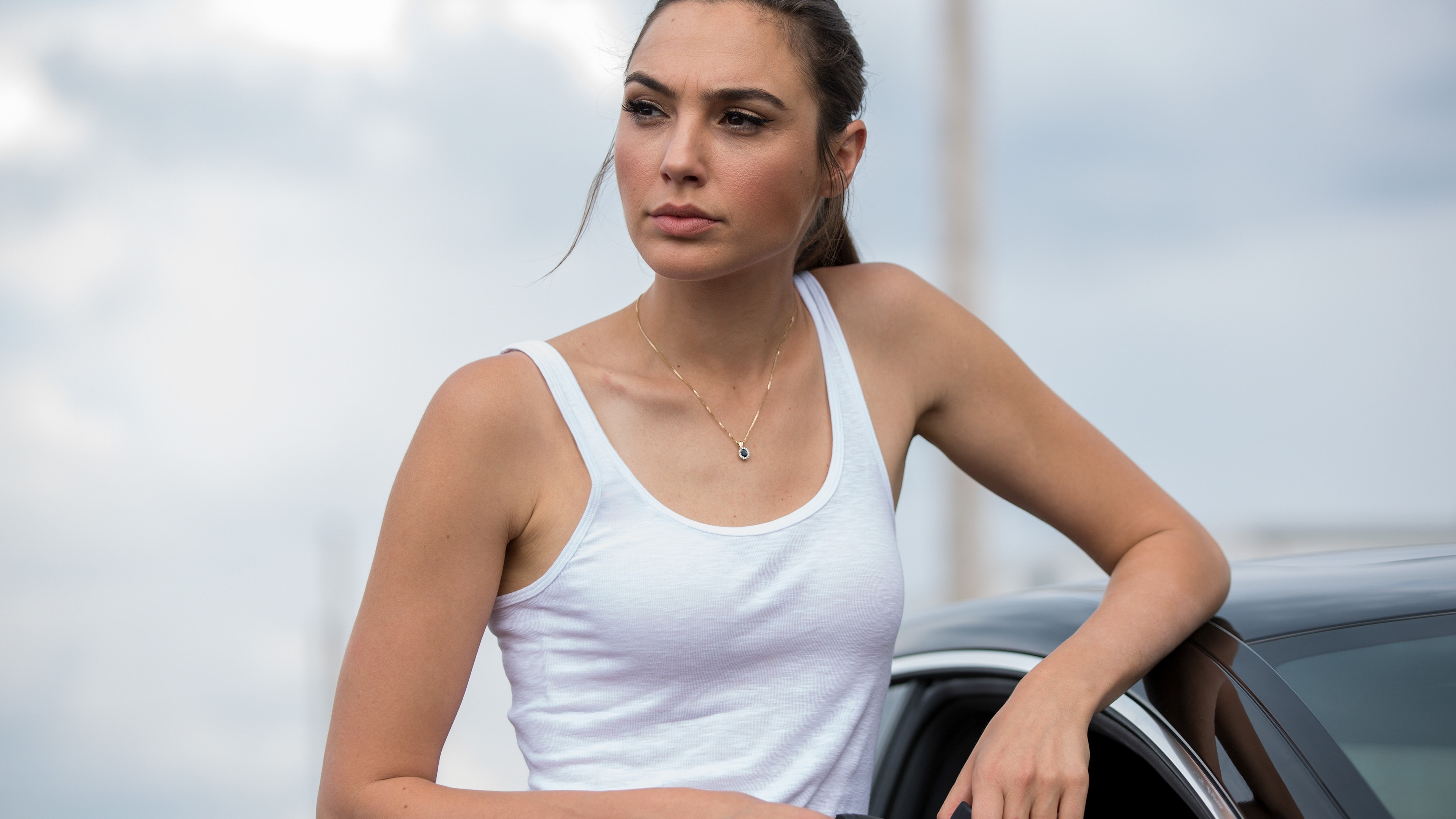 gal gadot in keeping up with the joneses 4k 1536860812