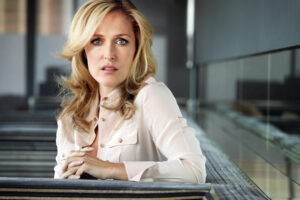 gillian anderson 5k 1536863059