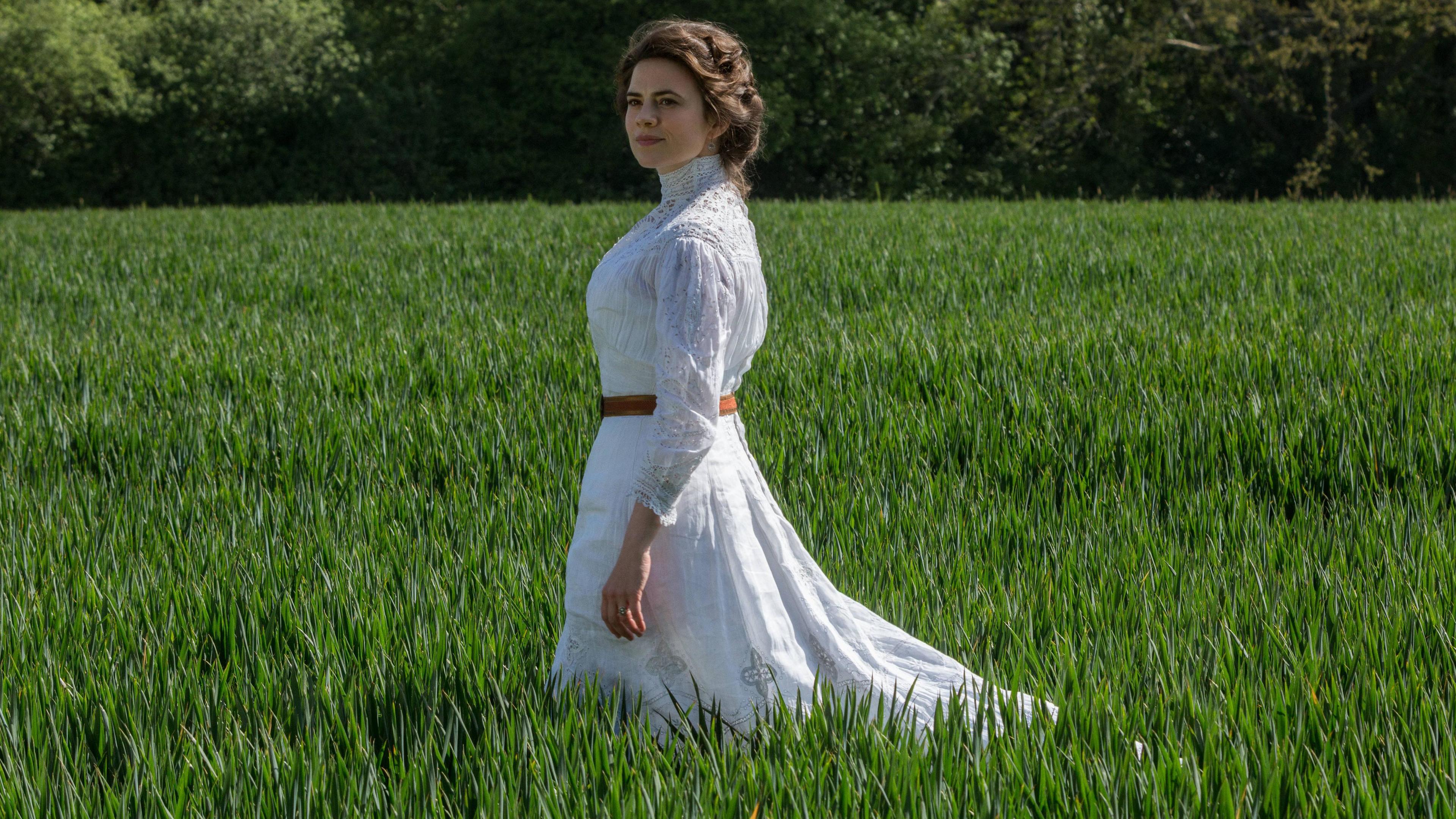 hayley atwell in white dress 1536862097