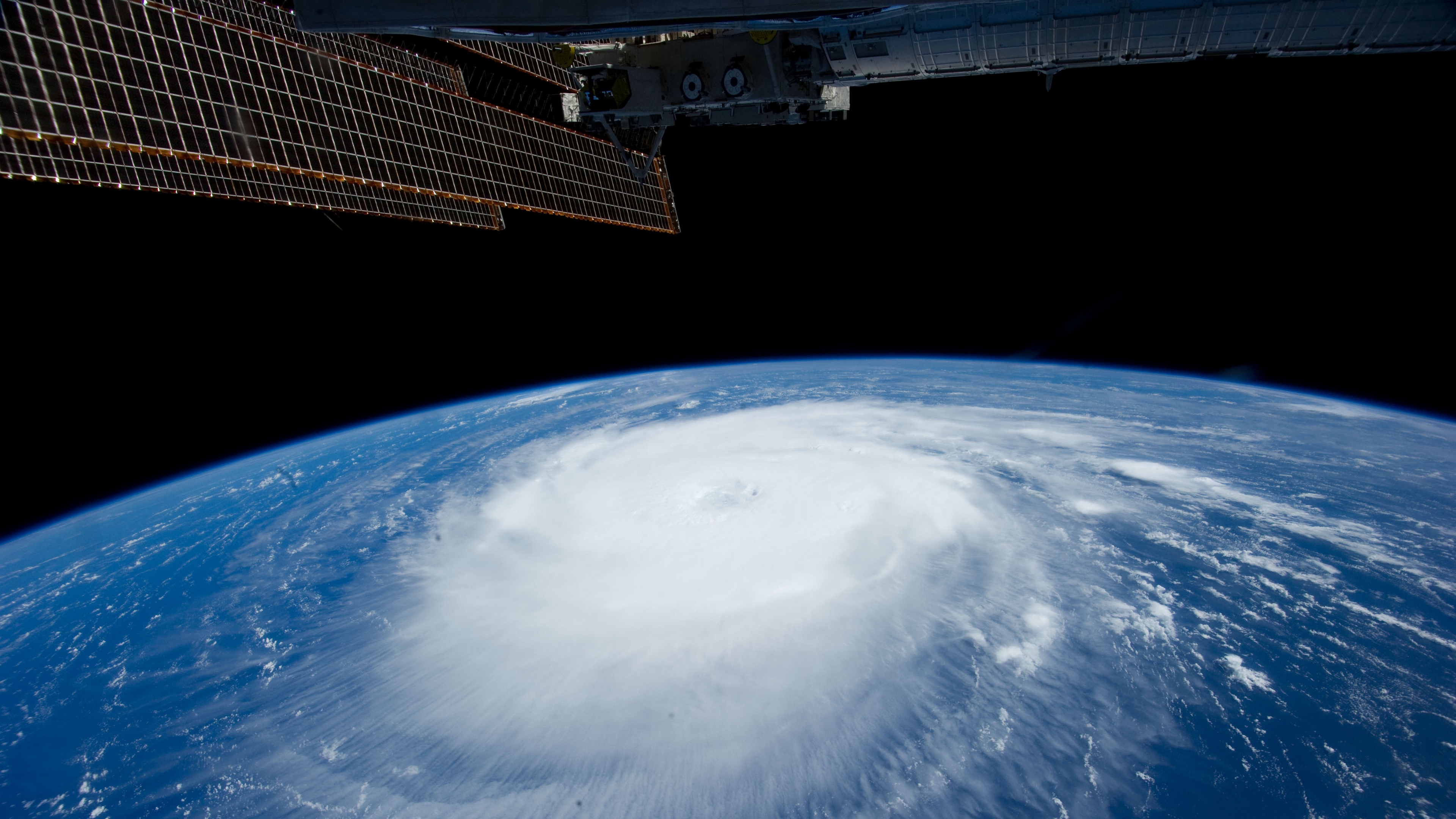 hurricane iss earth clouds element 4k 1536017154