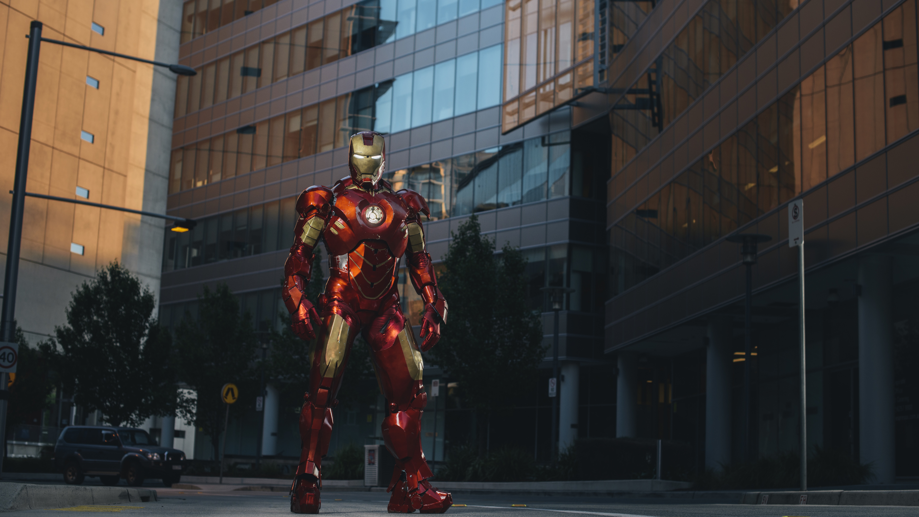 iron man in city 1536523004