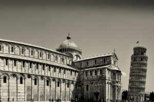 italy pisa leaning tower 4k 1538065159