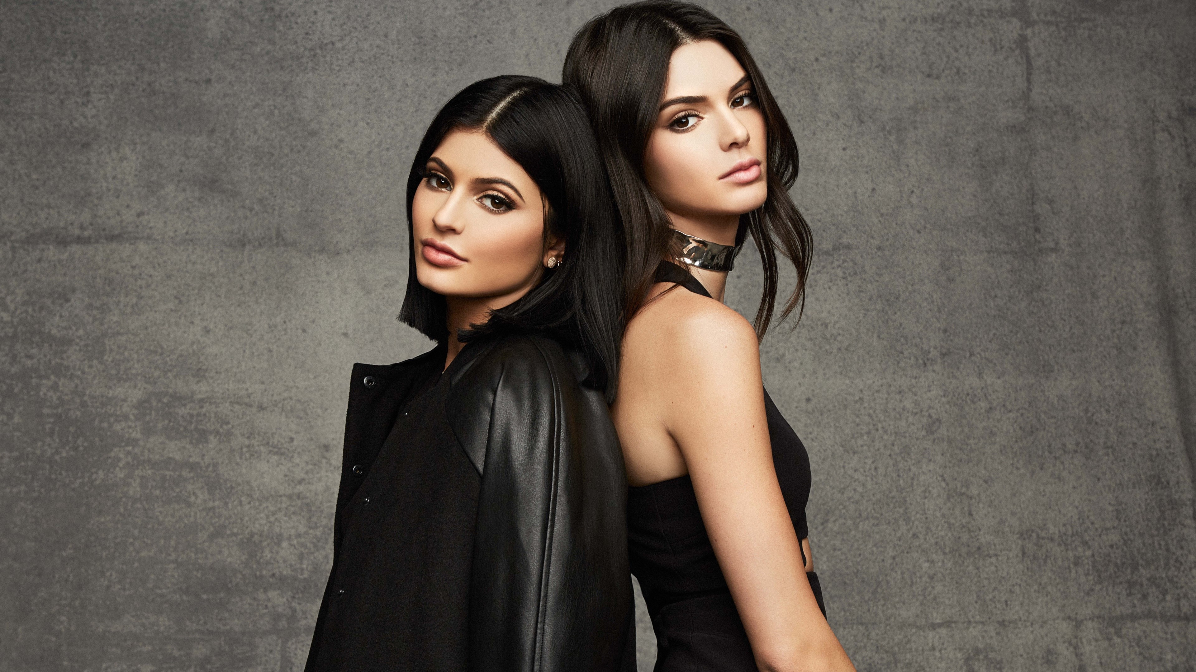 kylie and kendall jenner 1536856994