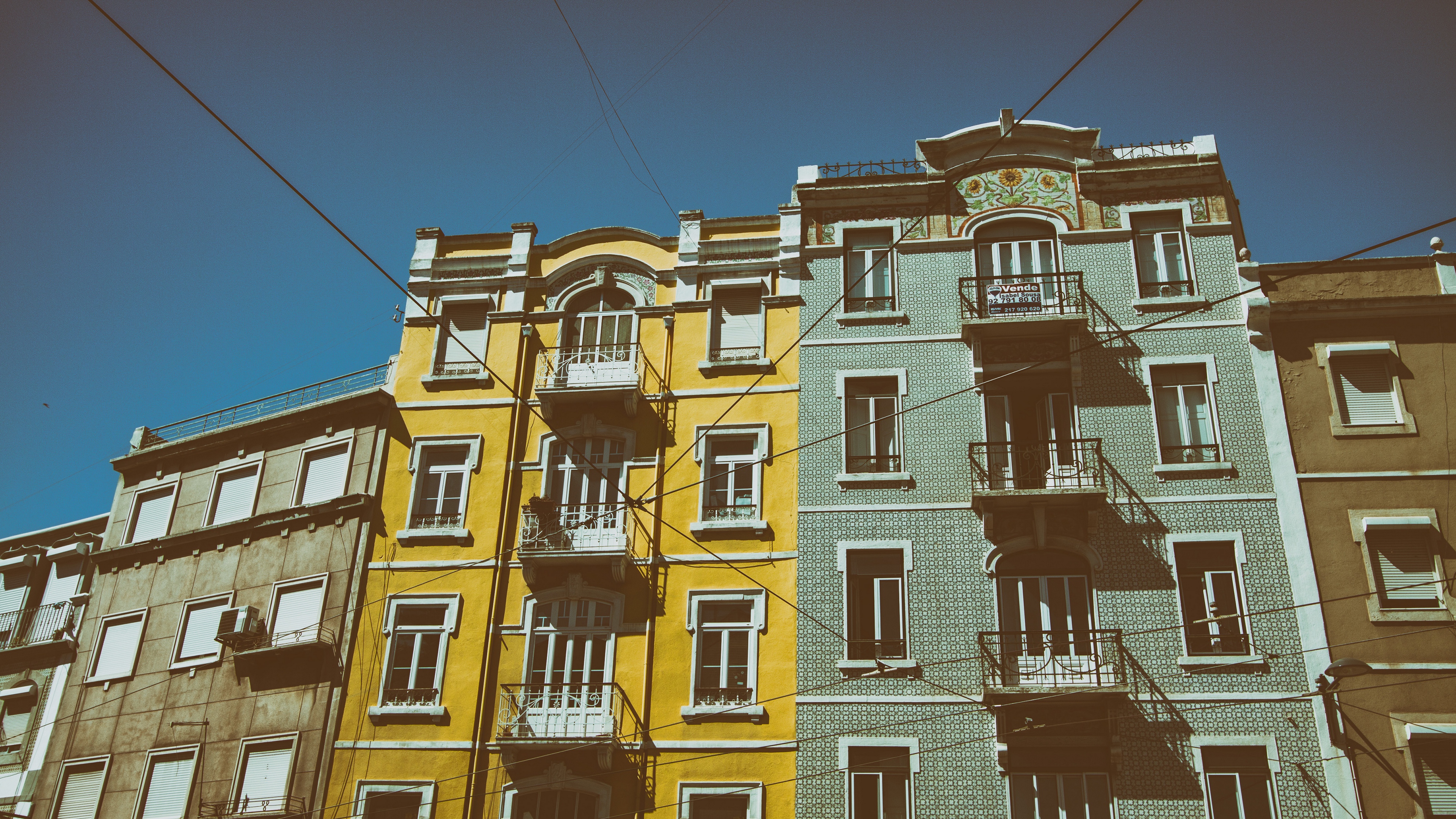 lisbon portugal buildings windows 4k 1538066713