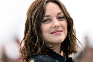 marion cotillard smiling 1536950626