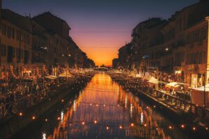 milan italy river evening city 4k 1538068041