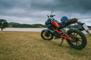 motorcycle side view grass 4k 1536018872