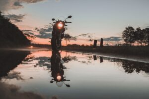 motorcycle sunset reflection water sky 4k 1536018782