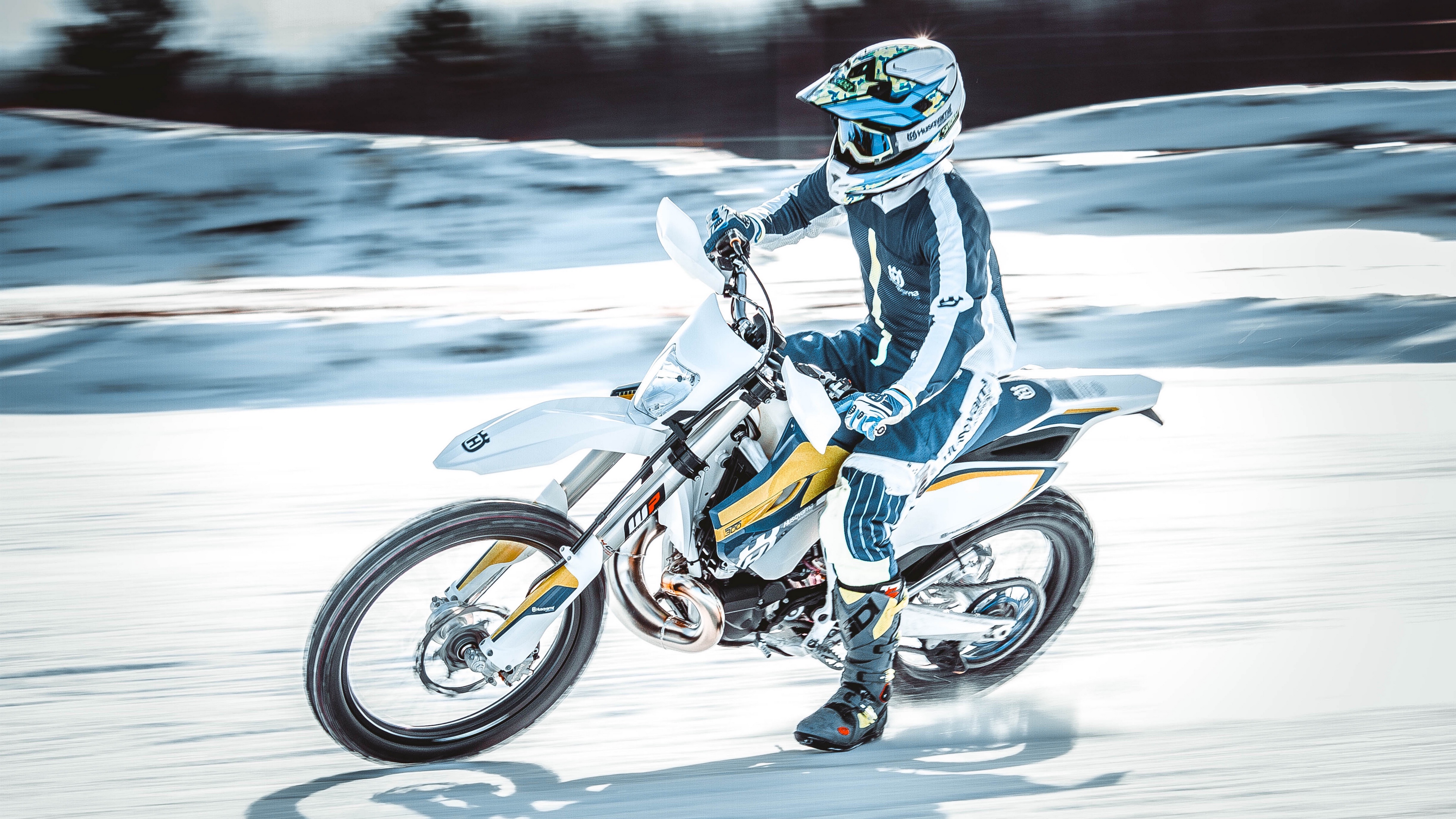 motorcyclist speed snow 4k 1536018377