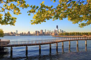 new york city water ocean nature trees branches day bridge river hudson hoboken new jersey manhattan first world trade center marina 4k 1538067551