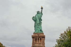 new york statue of liberty sculpture 4k 1538064659