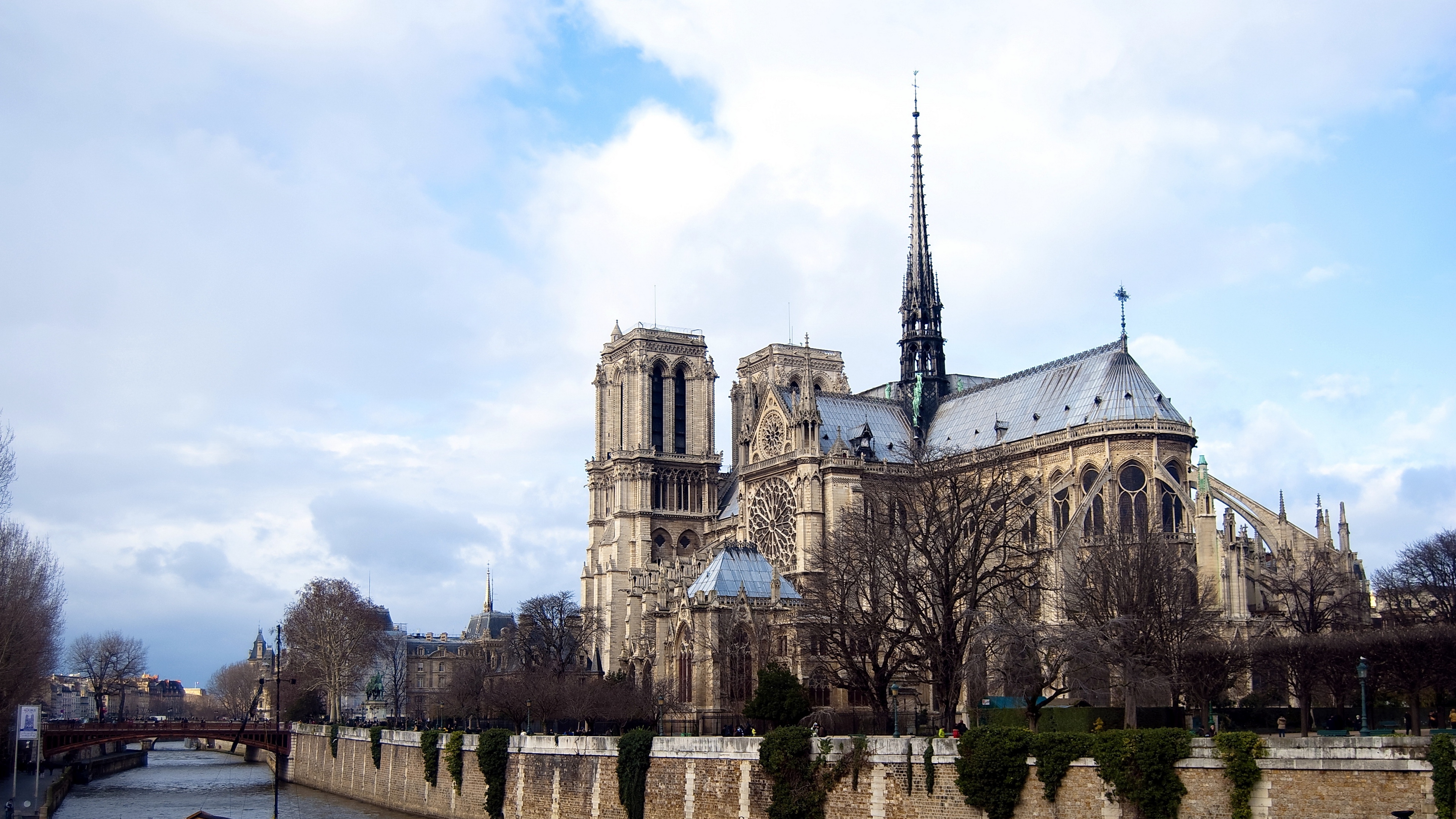 notre dame de paris boat bridge sky paris river france 4k 1538066279