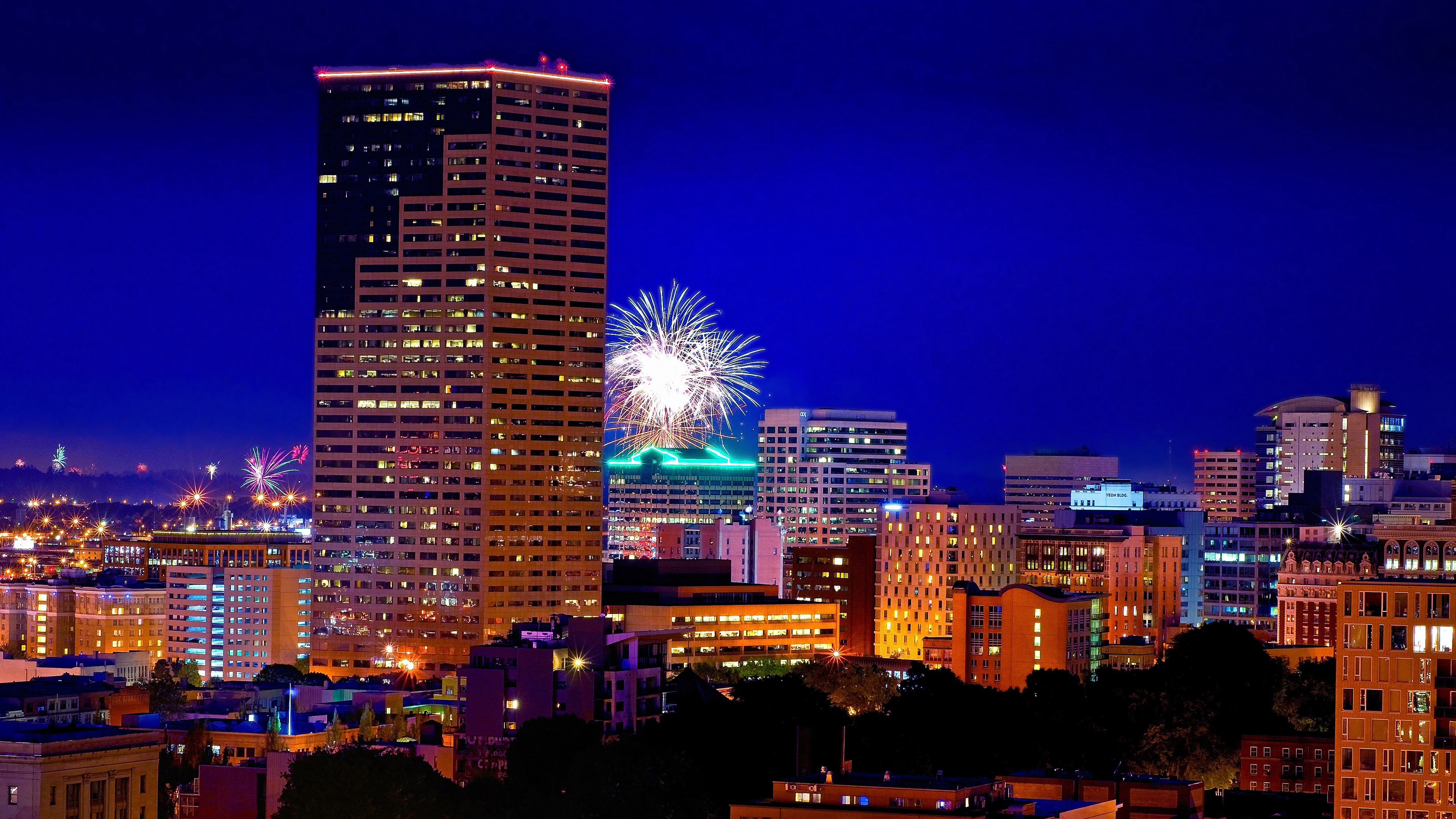 portland oregon night city fireworks 4k 1538067247