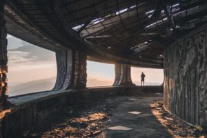 ruins man loneliness buzludzha bulgaria 4k 1538068449