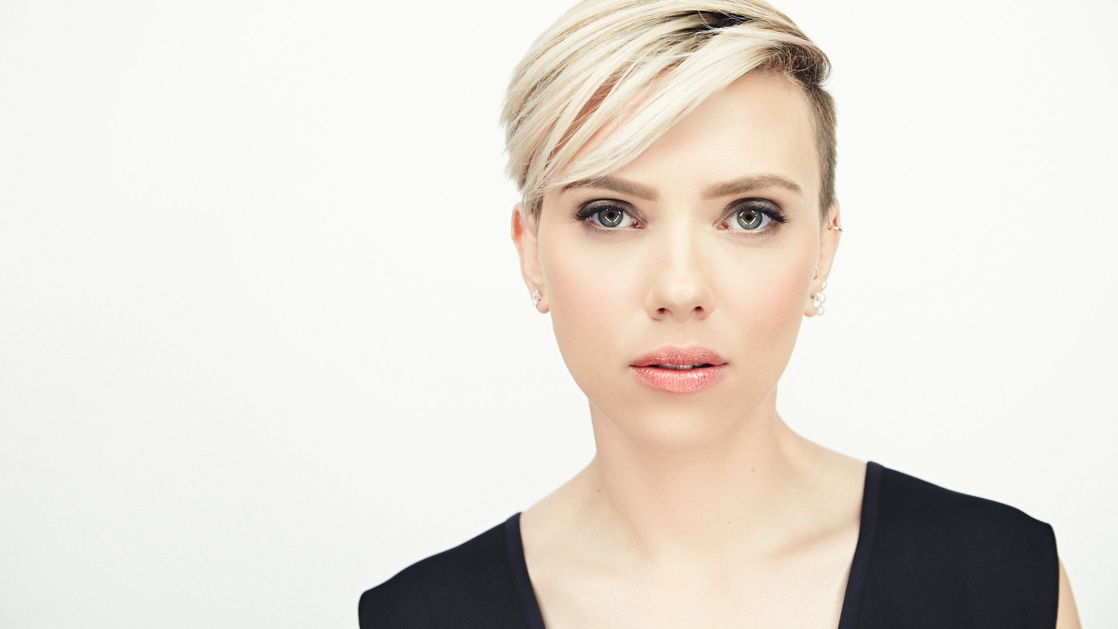 scarlett johansson short hair blonde 5k 1536862952