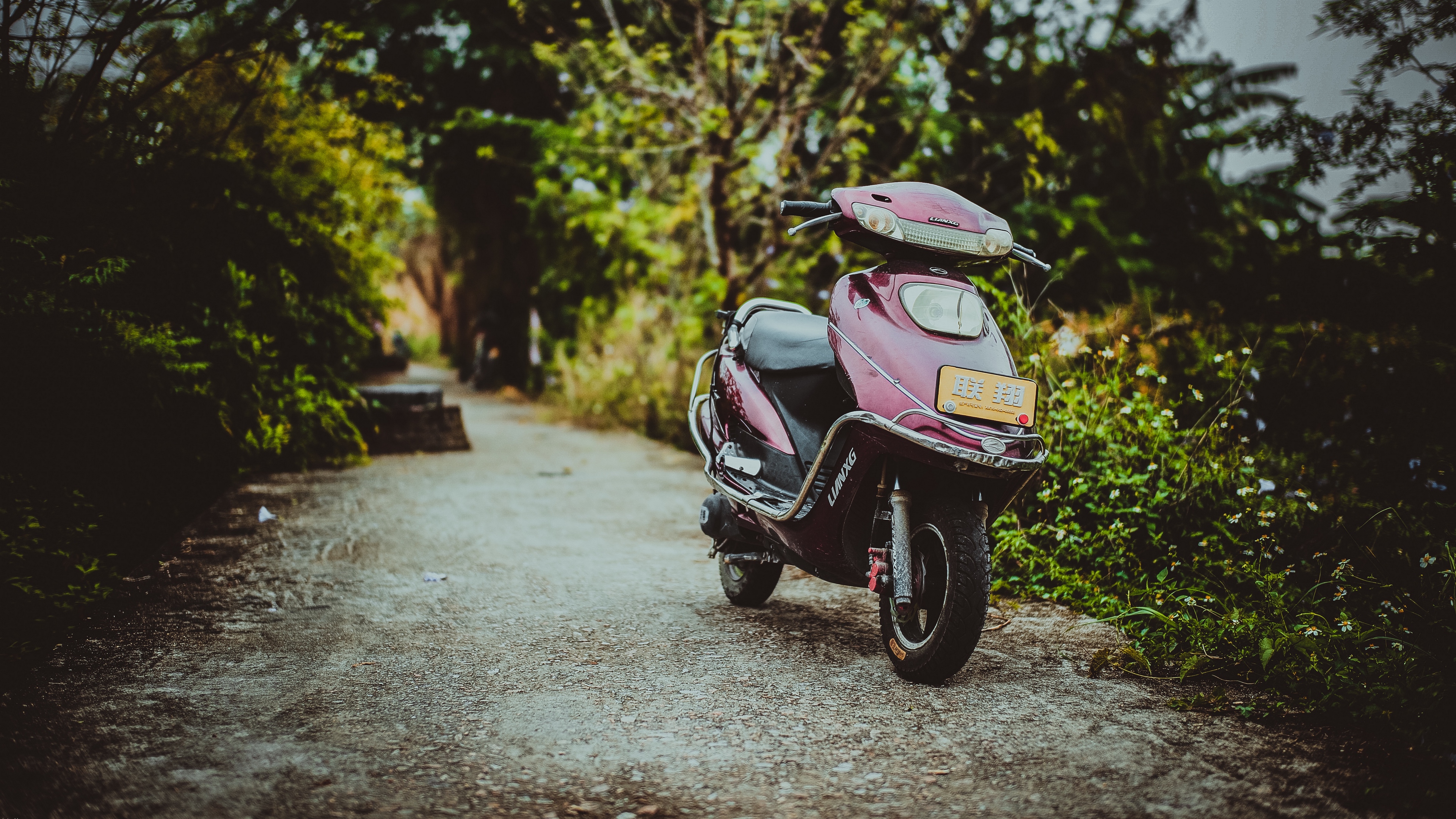 scooter moto moped front view 4k 1536018806