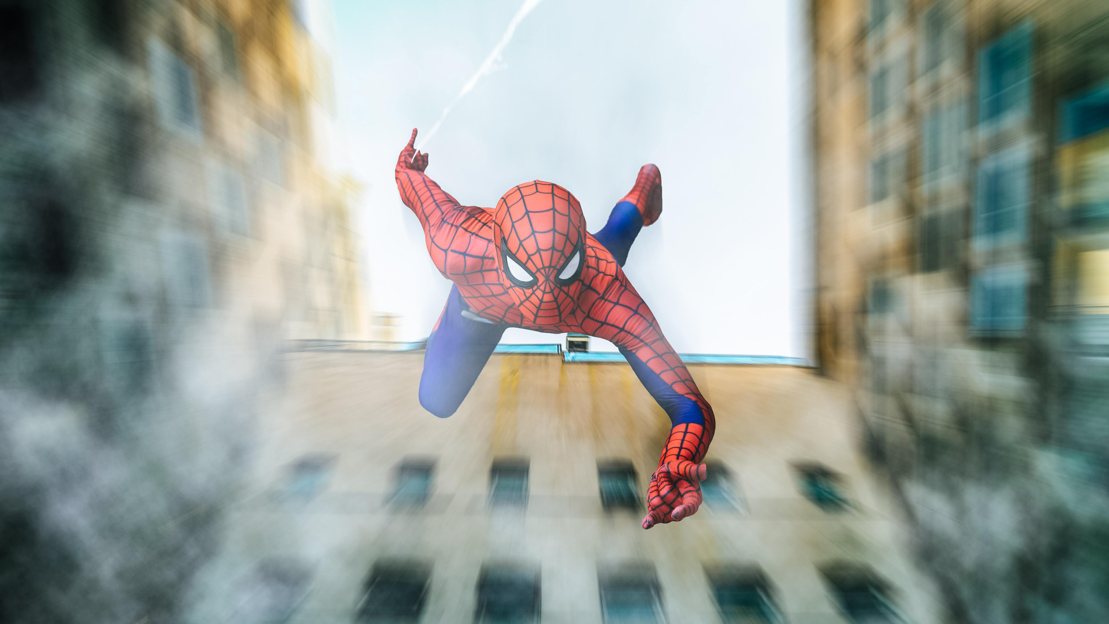 spiderman falling from building cosplay 1536522740