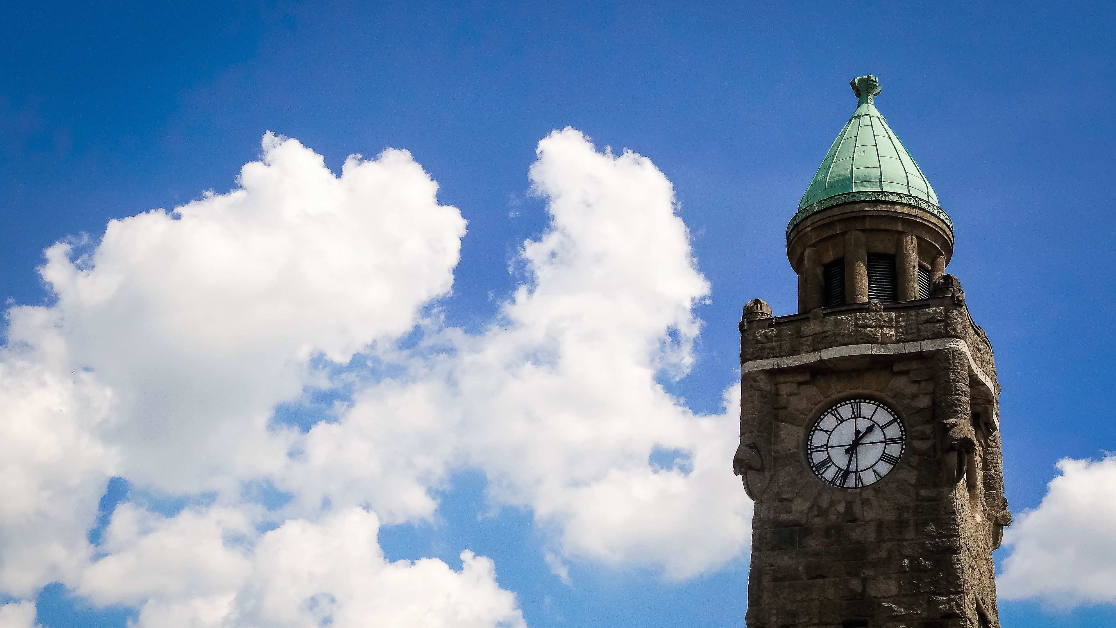 tower clock elbe hamburg 4k 1538066187