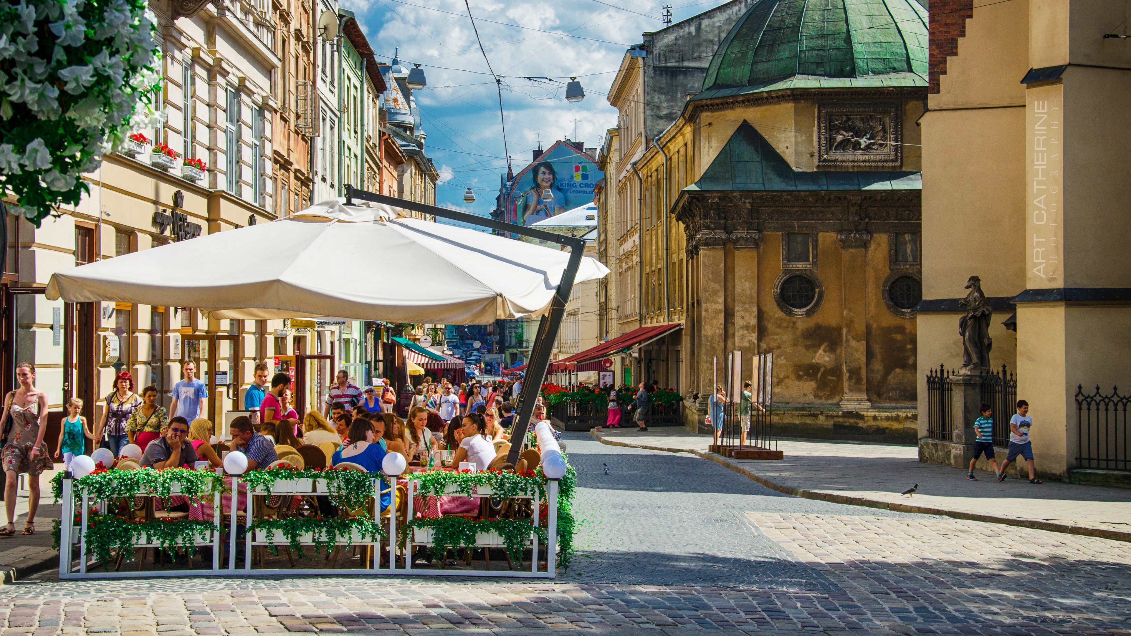 ukraine lviv street cafes 4k 1538068518