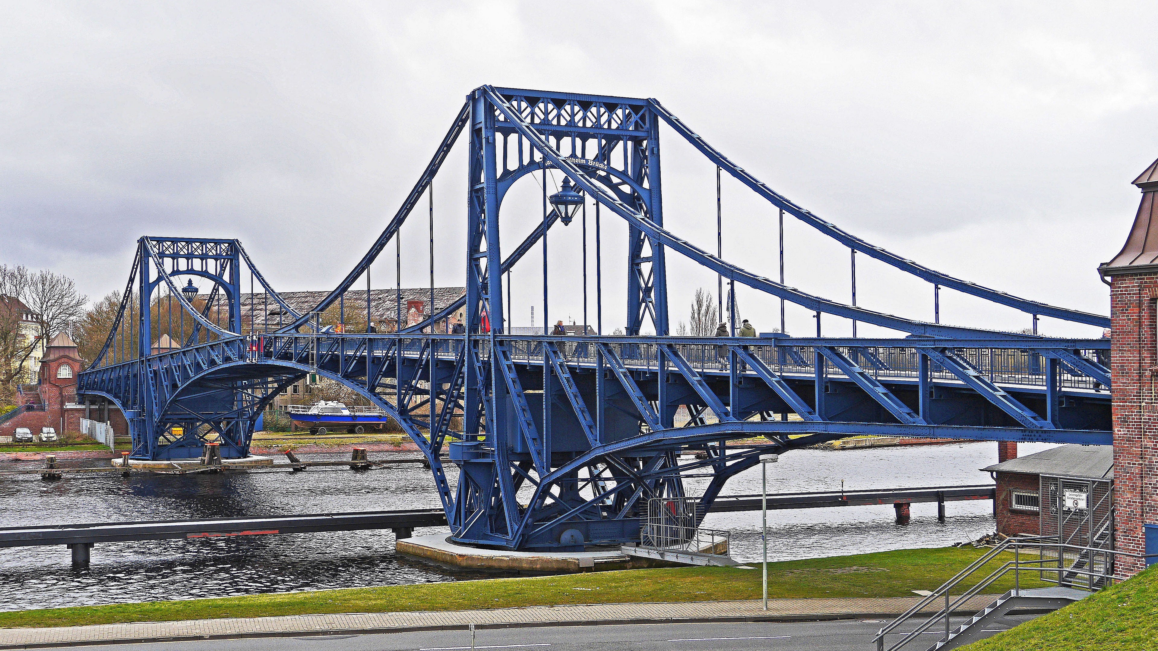 wilhelmshaven bridge port 4k 1538064841