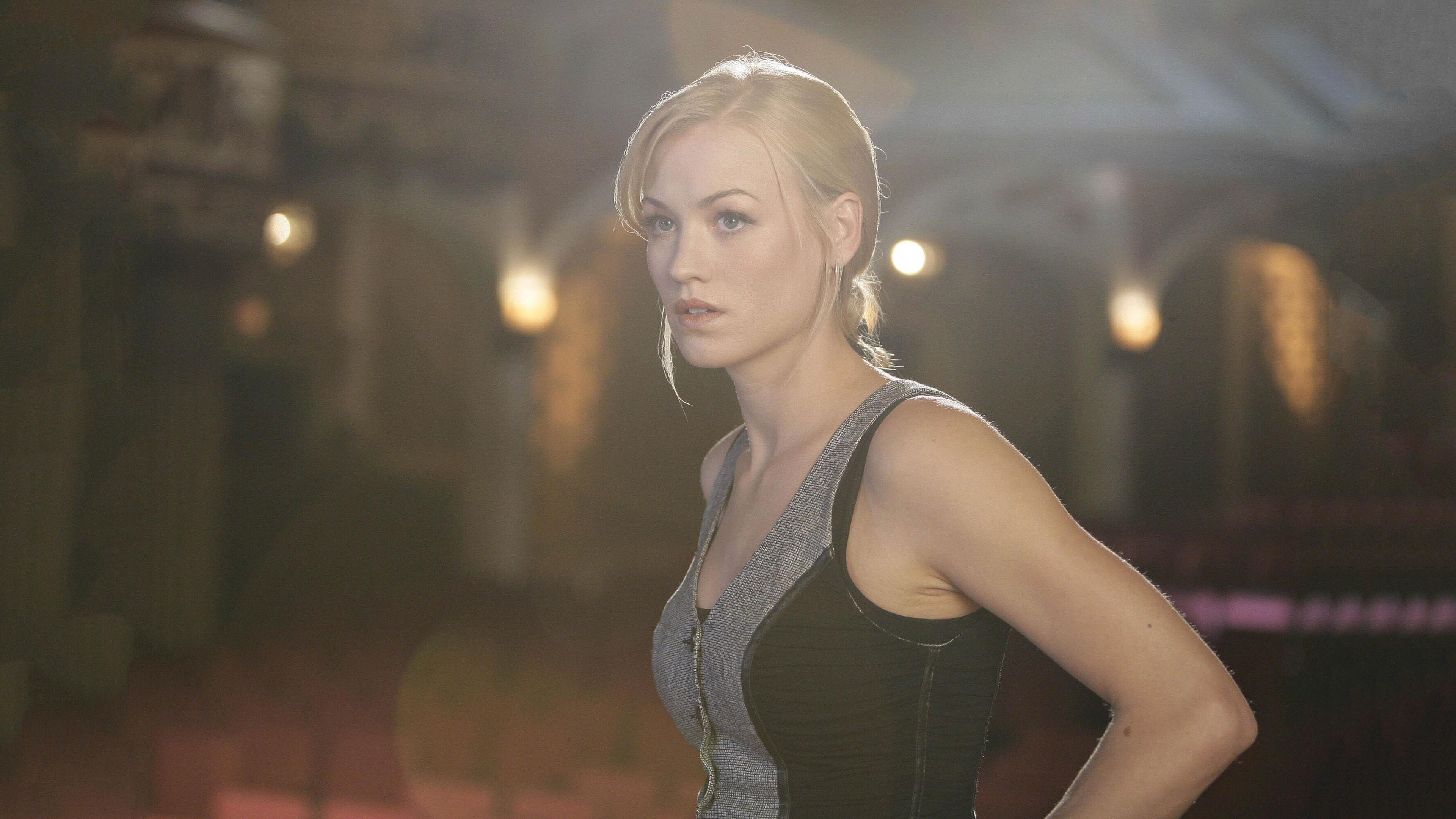 yvonne strahovski 5k 1536861539