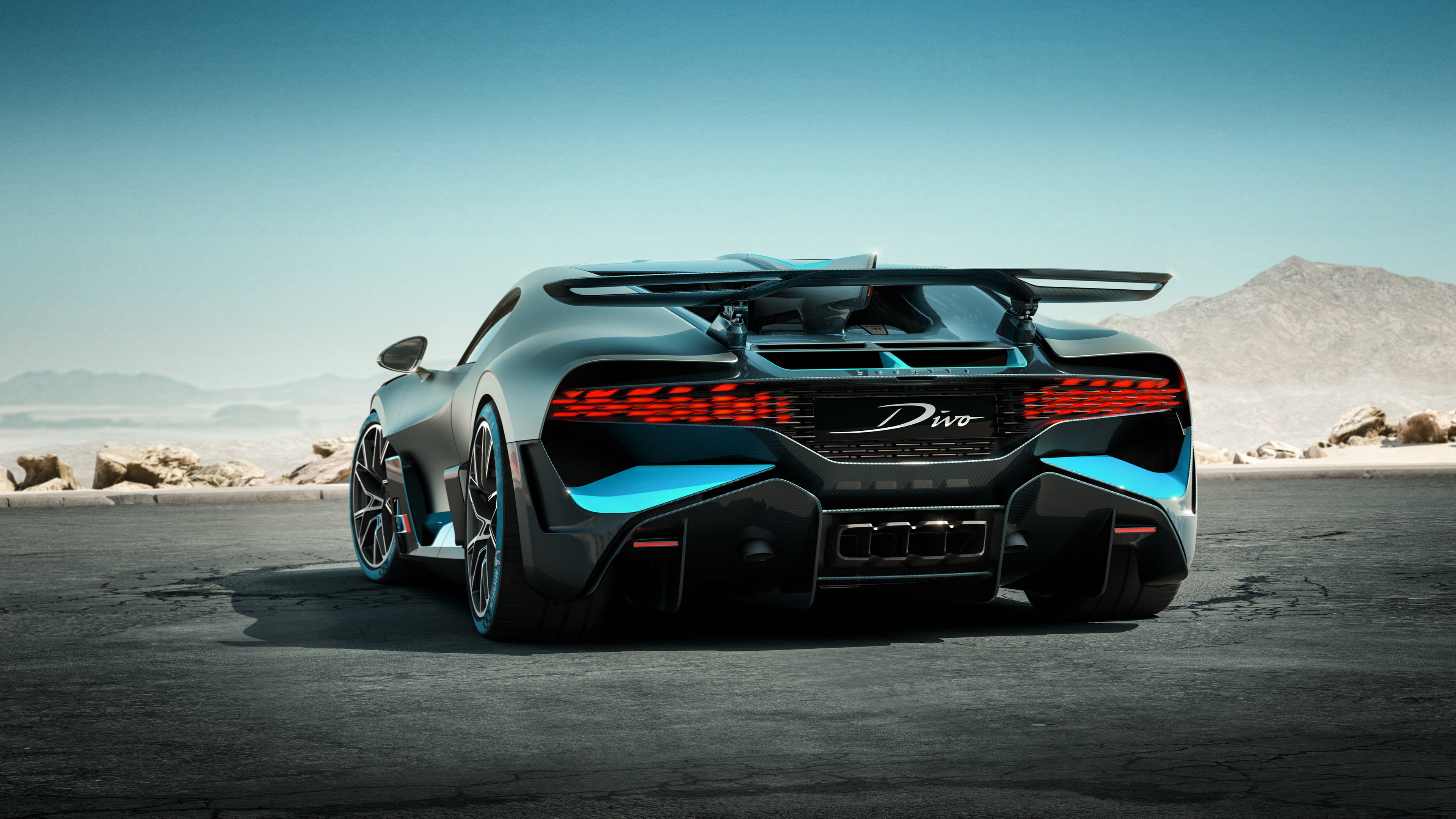 2018 bugatti divo rear 1539114243