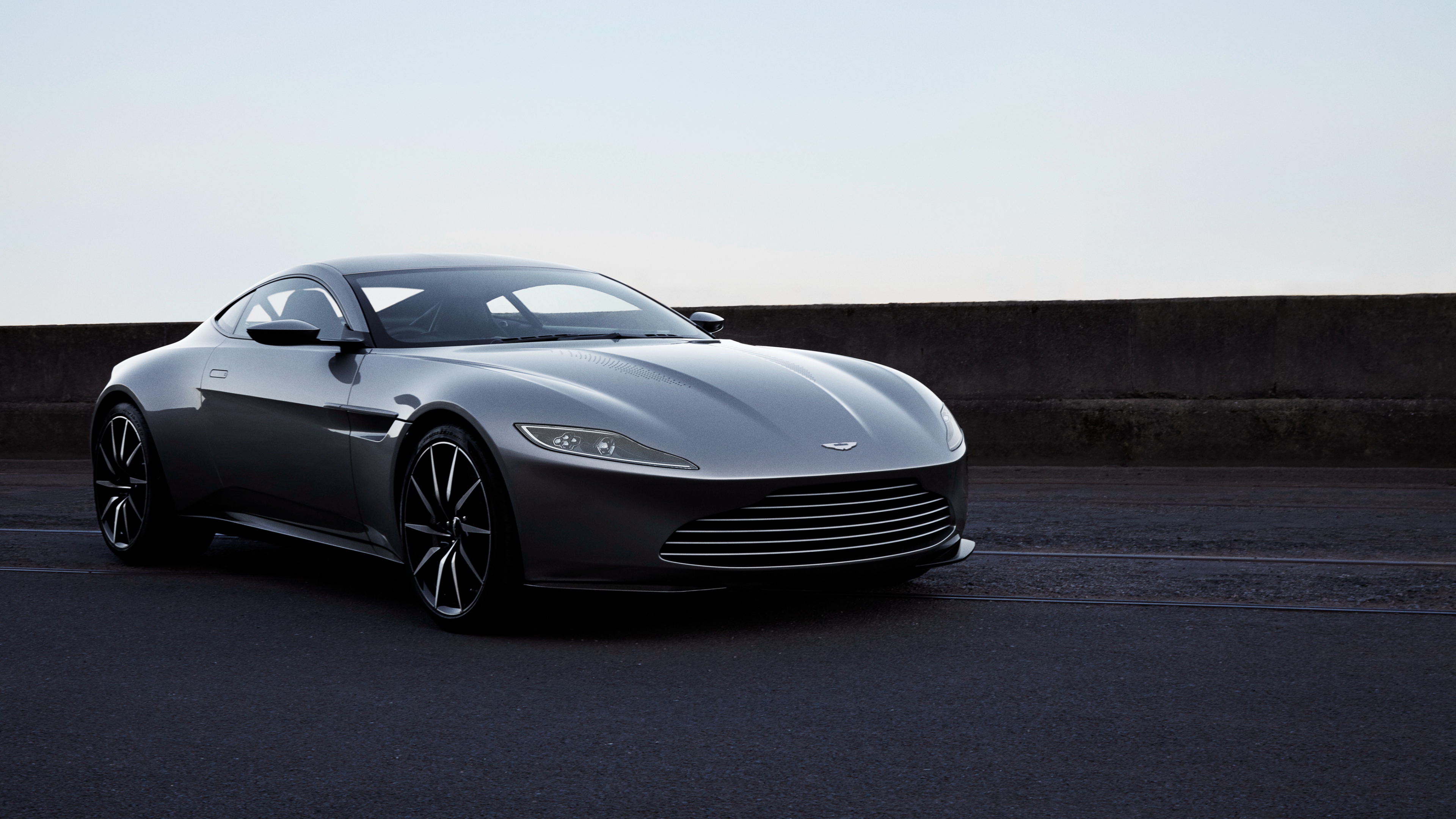 aston martin db10 1539104727