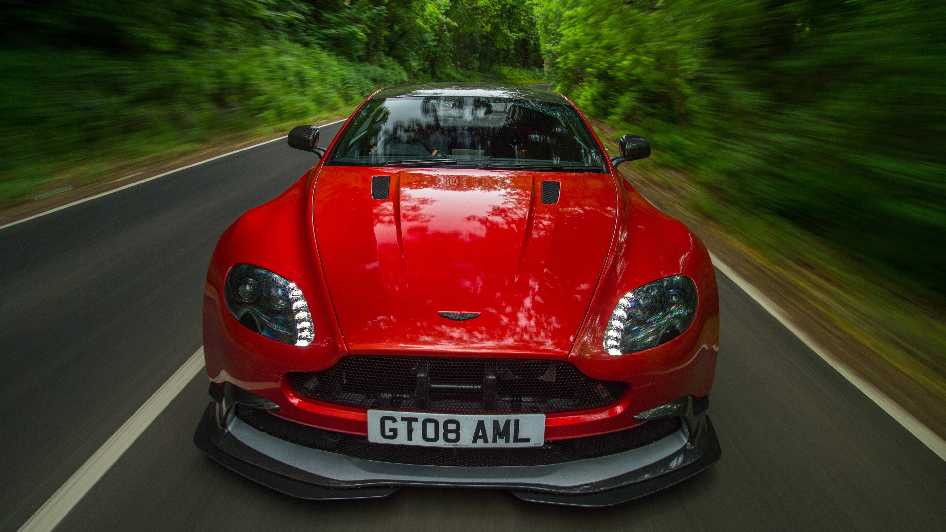 aston martin vantage red 1539104612