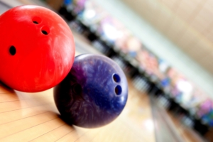 balls bowling game 4k 1540062077