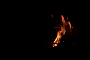 bonfire fire dark flame 4k 1540575167