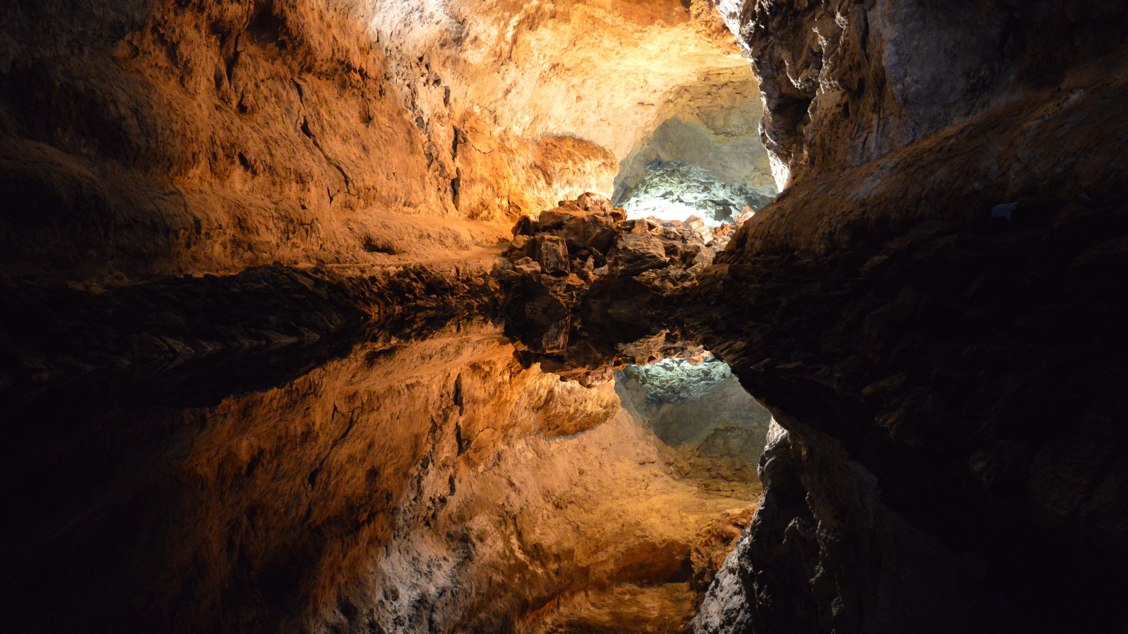 cave water reflection 4k 1540136754